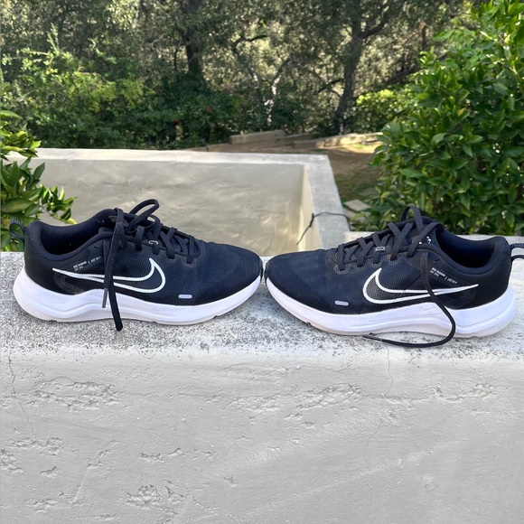 Nike "Downshifter 12" women's running shoes - size 8 - Picture 3 of 6